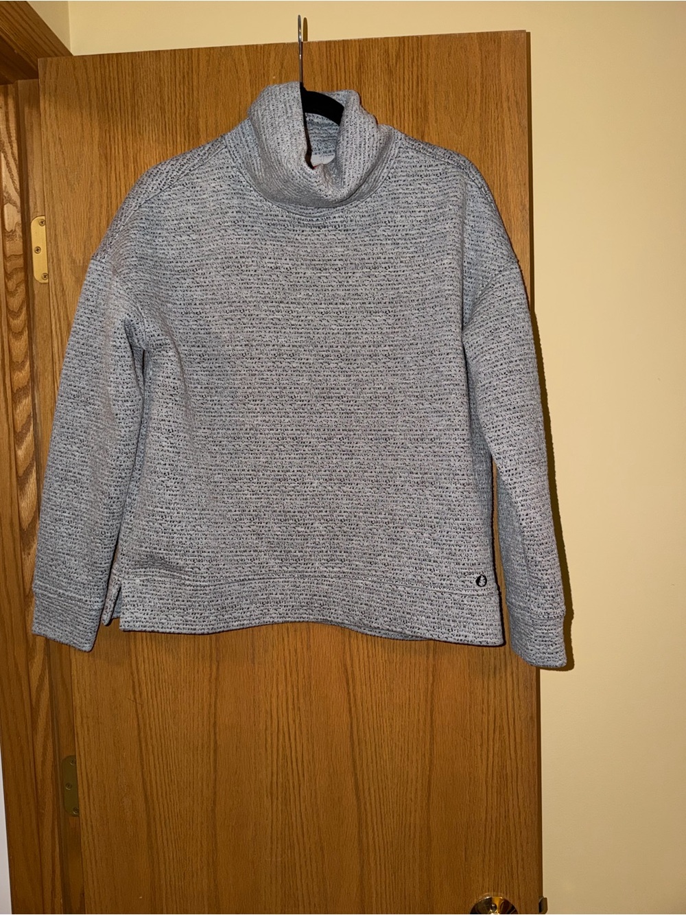 The American Outdoorsman Gray Cowl Neck Pullover Size Small